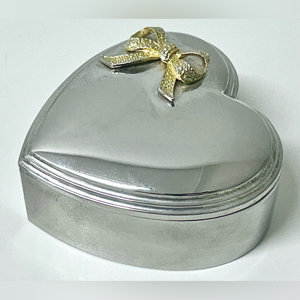 Vintage Silver Plated Fabric Lined Lidded Heart Shaped Jewelry Box Trinket Dish